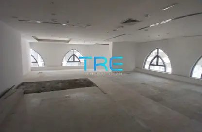 مكتب - استوديو - 1 حمام للايجار في شارع خليفة - أبوظبي