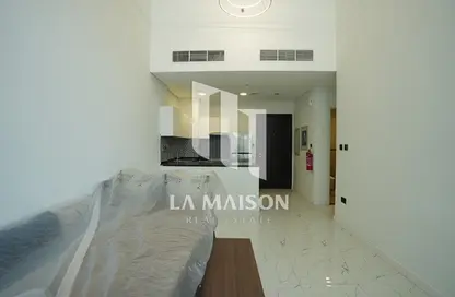 Apartment - 2 Bedrooms - 3 Bathrooms for rent in The Gate - Masdar City - Abu Dhabi