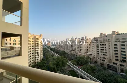Apartment - 2 Bedrooms - 3 Bathrooms for rent in Al Anbara - Shoreline Apartments - Palm Jumeirah - Dubai