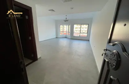 شقة - 2 غرف نوم - 2 حمامات للايجار في دار المجاز - شارع جمال عبد الناصر - المجاز - الشارقة شقة - 2 غرف نوم - 2 حمامات للايجار في دار المجاز - شارع جمال عبد الناصر - المجاز - الشارقة