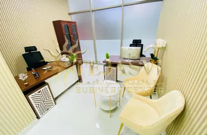 Office Space - Studio - 1 Bathroom for rent in Red Avenue - Al Garhoud - Dubai