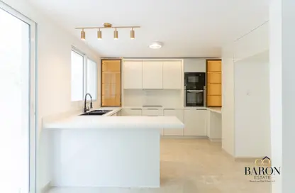 Villa - 3 Bedrooms - 4 Bathrooms for rent in Springs 11 - The Springs - Dubai