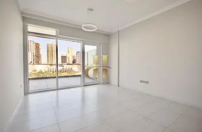 Apartment - 1 Bedroom - 2 Bathrooms for rent in Regent Court - Jumeirah Village Circle - Dubai