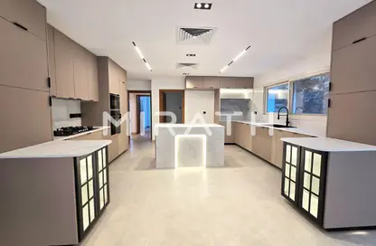 Villa - 5 Bedrooms - 6 Bathrooms for rent in Jumeirah 3 Villas - Jumeirah 3 - Jumeirah - Dubai