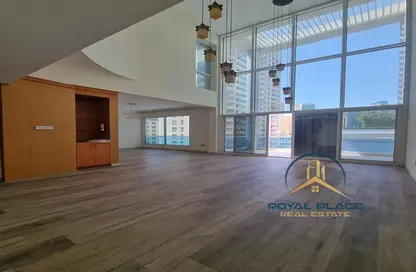 Duplex - 3 Bedrooms - 4 Bathrooms for rent in Emerald Residence - Dubai Marina - Dubai