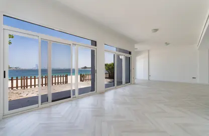 Villa - 5 Bedrooms - 6 Bathrooms for rent in Palma Residences - Palm Jumeirah - Dubai
