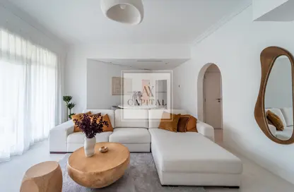 Apartment - 2 Bedrooms - 3 Bathrooms for sale in Al Msalli - Shoreline Apartments - Palm Jumeirah - Dubai