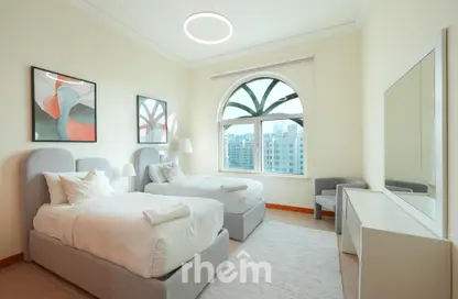 Apartment - 3 Bedrooms - 4 Bathrooms for sale in Jash Falqa - Shoreline Apartments - Palm Jumeirah - Dubai