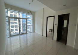 Luxury Pool View One Bed For Rent Royal Residence1