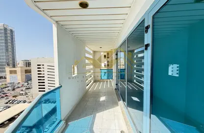 Apartment - 3 Bedrooms - 3 Bathrooms for rent in Blue Tower - Sheikh Zayed Road - Dubai