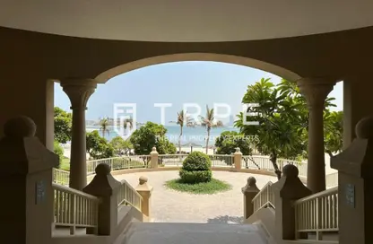 Apartment - 3 Bedrooms - 4 Bathrooms for rent in Al Hatimi - Shoreline Apartments - Palm Jumeirah - Dubai