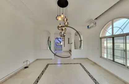 Villa - 5 Bedrooms - 5 Bathrooms for rent in Al Barsha South 1 - Al Barsha South - Al Barsha - Dubai