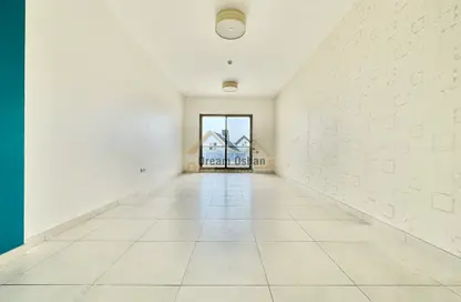 Apartment - 3 Bedrooms - 5 Bathrooms for rent in Al Waleed Garden 1 - Al Waleed Garden - Al Jaddaf - Dubai