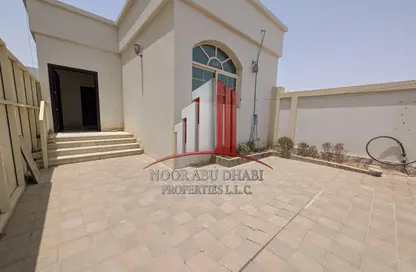 فيلا - 2 غرف نوم - 2 حمامات للايجار في فلج هزاع - العين