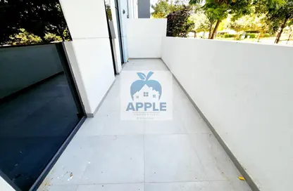 شقة - غرفة نوم - 2 حمامات للبيع في ذا لينك - إيست فييليدج - الجادة - الشارقة