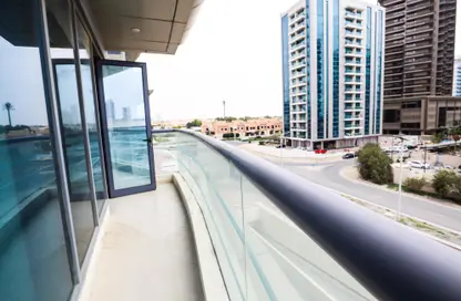 شقة - 2 غرف نوم - 3 حمامات للايجار في برج ويمبلدون - مدينة دبي الرياضية - دبي