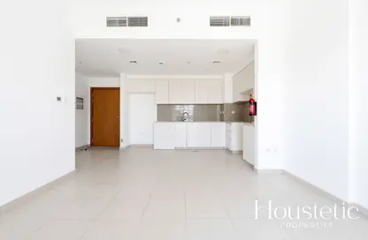 Apartment - 2 Bedrooms - 2 Bathrooms for rent in Hayat Boulevard-1B - Hayat Boulevard - Town Square - Dubai
