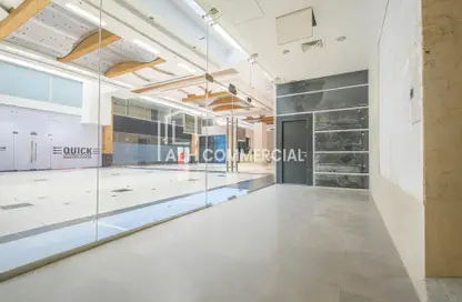 محل - استوديو للايجار في مركز الجود - القوز - دبي