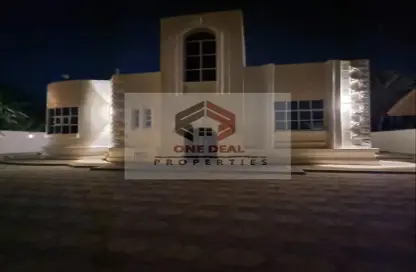 فيلا - 3 غرف نوم - 4 حمامات للايجار في فلج هزاع - العين