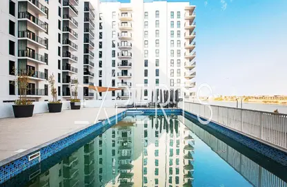 Apartment - 3 Bedrooms - 4 Bathrooms for rent in Waters Edge - Yas Island - Abu Dhabi