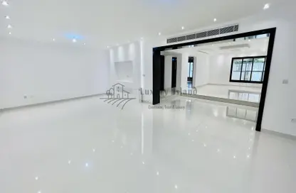 Villa - 4 Bedrooms - 5 Bathrooms for rent in Al Khalidiya - Abu Dhabi