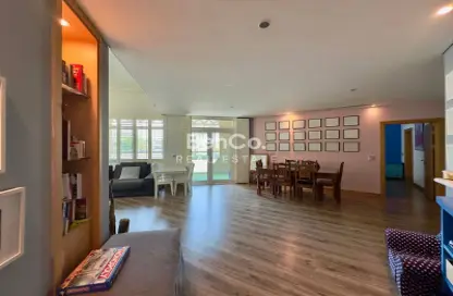Apartment - 3 Bedrooms - 2 Bathrooms for sale in Jash Hamad - Shoreline Apartments - Palm Jumeirah - Dubai