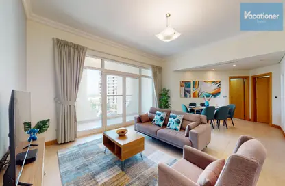 Living Room image for: Apartment - 2 Bedrooms - 2 Bathrooms for rent in Al Sarrood - Shoreline Apartments - Palm Jumeirah - Dubai, Image 1