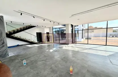 Empty Room image for: Villa - 5 Bedrooms - 6 Bathrooms for rent in Al Barsha 2 - Al Barsha - Dubai, Image 1