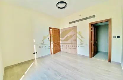 Apartment - 1 Bedroom - 2 Bathrooms for rent in Jumeirah Garden City - Al Satwa - Dubai