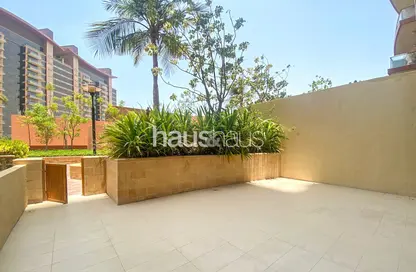 Terrace image for: Apartment - 1 Bedroom - 2 Bathrooms for rent in Amber - Tiara Residences - Palm Jumeirah - Dubai, Image 1