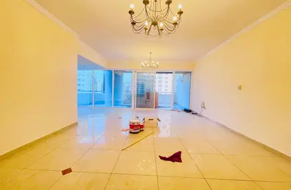 Apartment - 3 Bedrooms - 3 Bathrooms for rent in Al Khan - Sharjah
