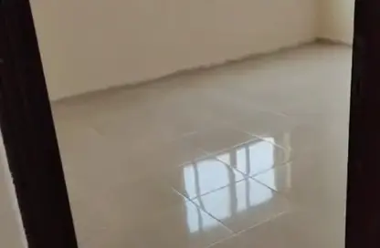 Apartment - 2 Bedrooms - 1 Bathroom for rent in Al Qulaya'ah - Al Sharq - Sharjah