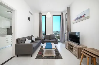 Living Room image for: Apartment - 1 Bedroom - 1 Bathroom for rent in Afnan 1 - Midtown - Dubai Production City (IMPZ) - Dubai, Image 1