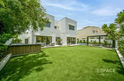 Villa - 5 Bedrooms - 4 Bathrooms for sale in Meadows 9 - Meadows - Dubai