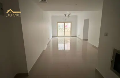 Apartment - 3 Bedrooms - 3 Bathrooms for rent in Muweileh Community - Muwaileh Commercial - Sharjah