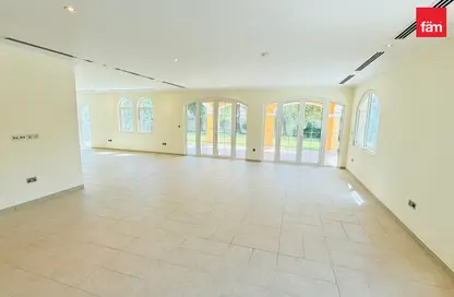 Villa - 5 Bedrooms - 6 Bathrooms for rent in Package 1A - Jumeirah Park - Dubai