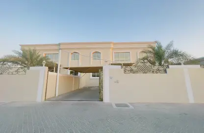 Villa - 4 Bedrooms - 5 Bathrooms for rent in Mohamed Bin Zayed Centre - Mohamed Bin Zayed City - Abu Dhabi