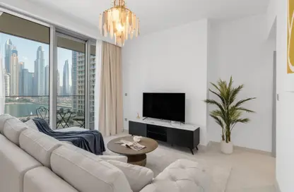 Living Room image for: Apartment - 1 Bedroom - 2 Bathrooms for rent in Beach Isle - EMAAR Beachfront - Dubai Harbour - Dubai, Image 1