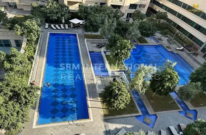 صورة لـ حوض سباحة شقة - 2 غرف نوم - 2 حمامات للايجار في برج بوليفارد 29 - دبي وسط المدينة - دبي ، صورة رقم 1