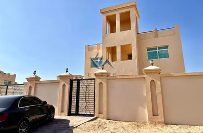 Villa - 4 Bedrooms - 5 Bathrooms for sale in Shakhbout City - Abu Dhabi