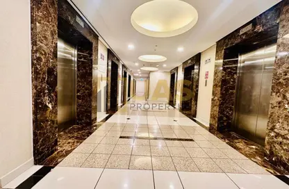 Apartment - 3 Bedrooms - 4 Bathrooms for rent in 21st Century Tower - Sheikh Zayed Road - Dubai
