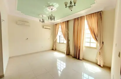 فيلا - 5 غرف نوم - 6 حمامات للايجار في المنايزله - فلج هزاع - العين