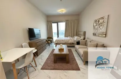 Apartment - Studio - 1 Bathroom for rent in Oasis 1 - Oasis Residences - Masdar City - Abu Dhabi