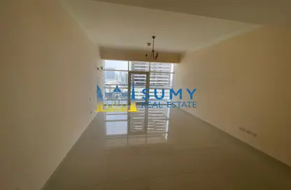 Empty Room image for: Apartment - 1 Bathroom for rent in Oasis Tower 1 - Dubai Sports City - Dubai, Image 1