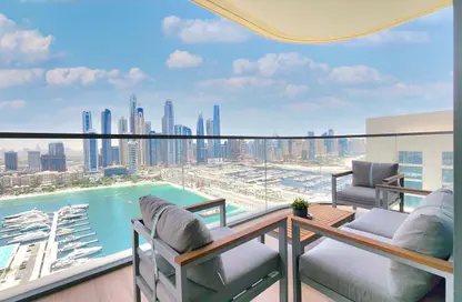 Apartment - 3 Bedrooms - 4 Bathrooms for sale in Marina Vista - EMAAR Beachfront - Dubai Harbour - Dubai