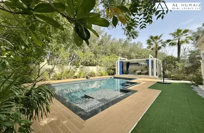 Villa - 4 Bedrooms - 6 Bathrooms for sale in Jumeirah Park Homes - Jumeirah Park - Dubai