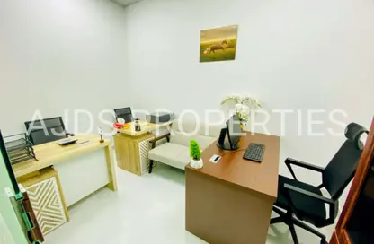 Office Space - Studio - 1 Bathroom for rent in Red Avenue - Al Garhoud - Dubai