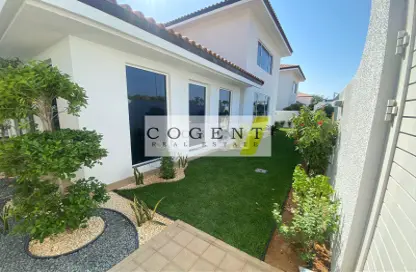 Villa - 5 Bedrooms - 6 Bathrooms for rent in Jumeirah 3 - Jumeirah - Dubai