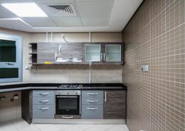 شقة - 2 غرف نوم - 4 حمامات للكراء في برج الياسمين - شارع المطار - أبوظبي