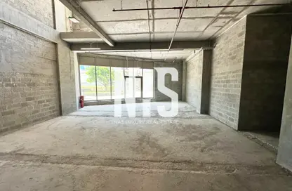 Shop - Studio for rent in Khalidiya Tower A - Khalidiya Twin Towers - Al Khalidiya - Abu Dhabi